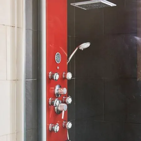 Charming 2-bedroom For An Authentic Experience Appartamento *