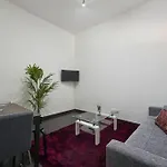 Charming 2-bedroom For An Authentic Experience 아파트